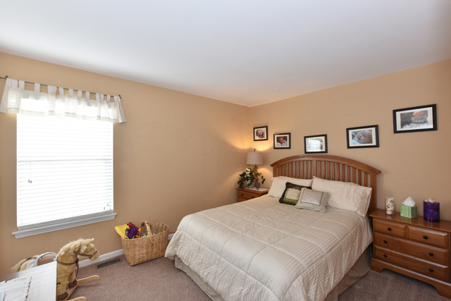 827 Adderly Ln, Gurnee, IL 60031 photo 11