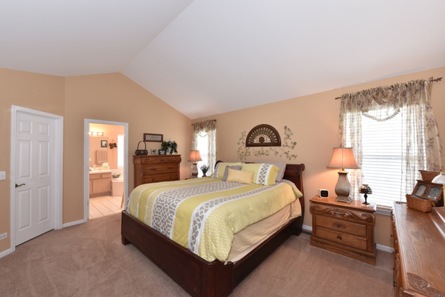 827 Adderly Ln, Gurnee, IL 60031 photo 10