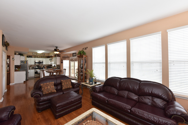 827 Adderly Ln, Gurnee, IL 60031 photo 8