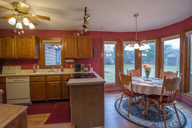 10944 Ernest Dr, Marengo, IL 60152 photo 5