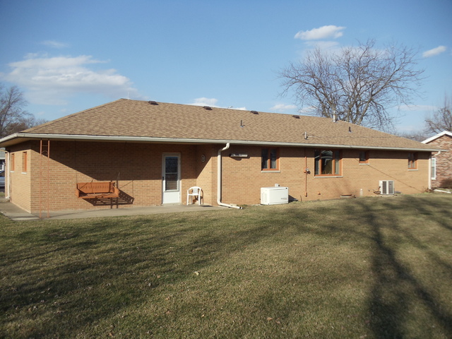 307 Linden St, Dwight, IL 60420 photo 3