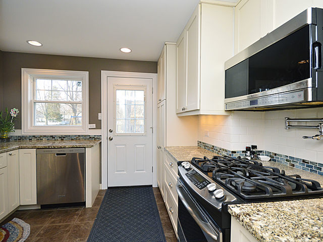 2017 Seward St, Evanston, IL 60202 photo 9