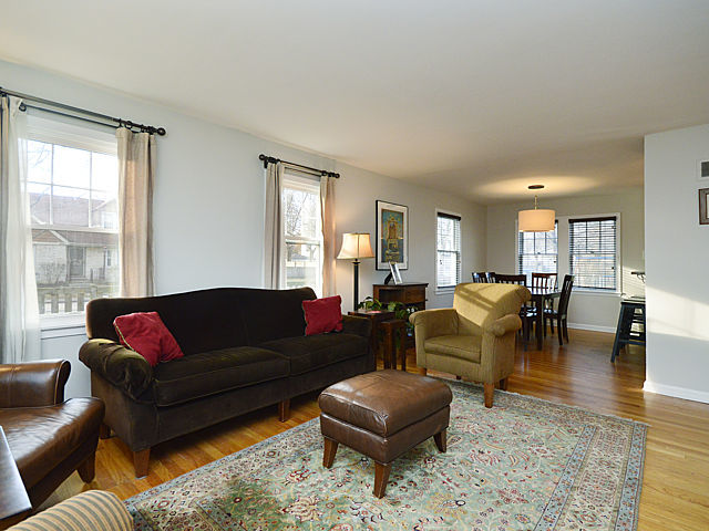 2017 Seward St, Evanston, IL 60202 photo 4