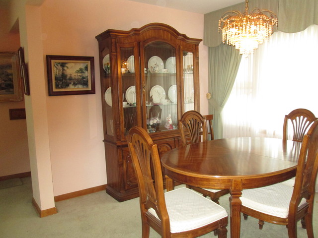6233 W Devon Ave, Chicago, IL 60646 photo 4