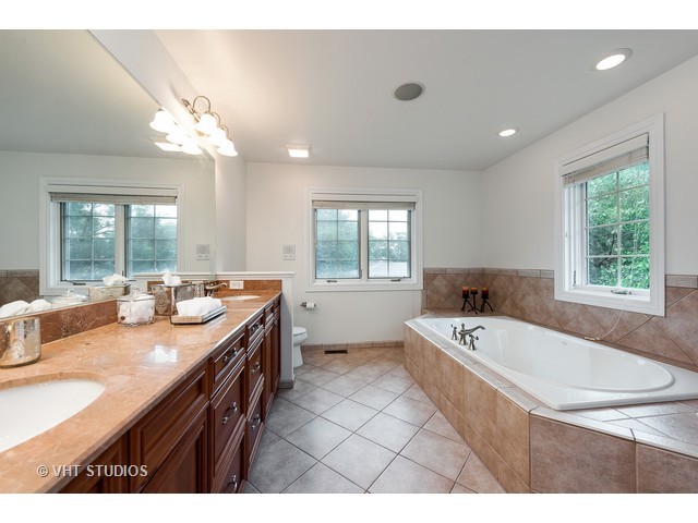 1368 Bennington Ct, Glenview, IL 60026 photo 14