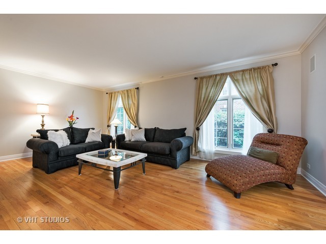 1368 Bennington Ct, Glenview, IL 60026 photo 3