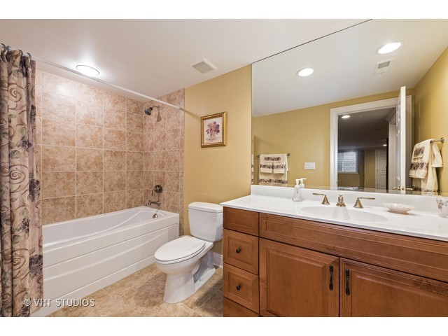 1368 Bennington Ct, Glenview, IL 60026 photo 18