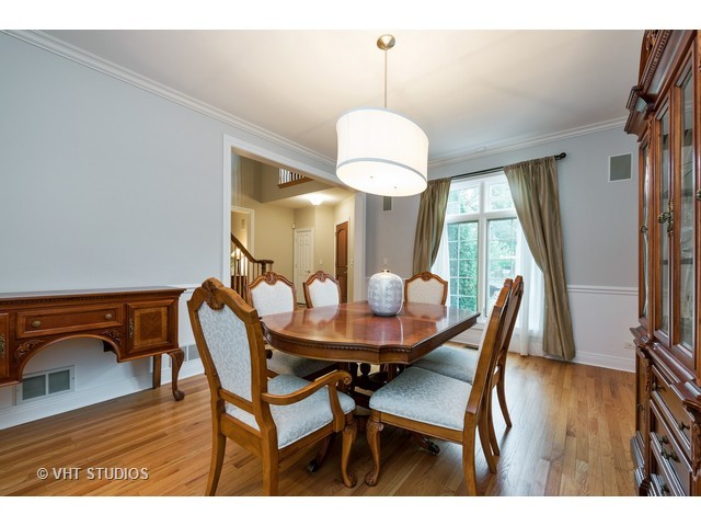 1368 Bennington Ct, Glenview, IL 60026 photo 4