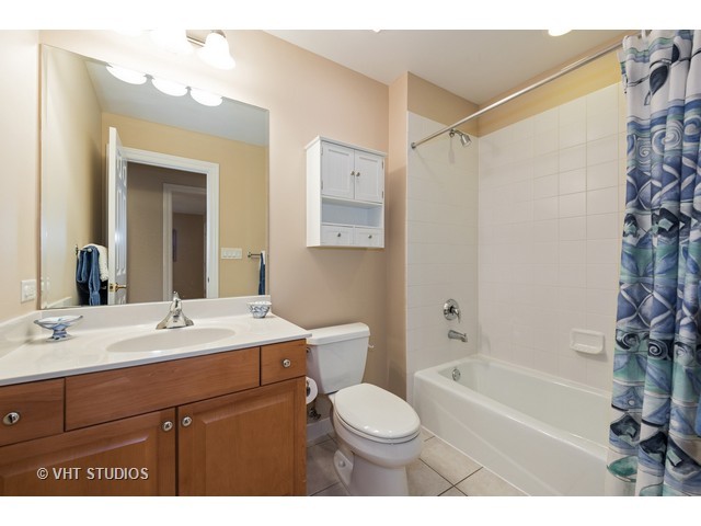 1368 Bennington Ct, Glenview, IL 60026 photo 16
