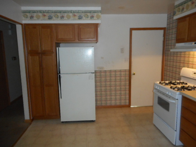 3236 Phillips Ave, Steger, IL 60475 photo 4