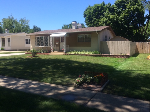 3907 Eagle Ln, Rolling Meadows, IL 60008 photo 2