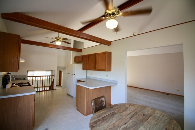 14641 Knox Ave, Midlothian, IL 60445 photo 5