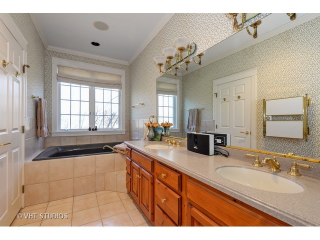 828 Glenview Rd, Glenview, IL 60025 photo 16