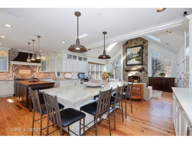 828 Glenview Rd, Glenview, IL 60025 photo 2