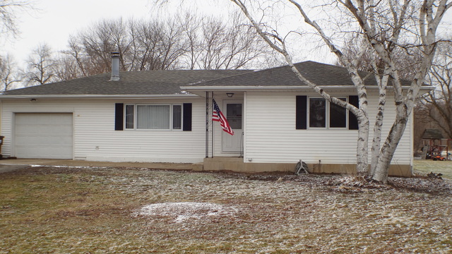321 8th Ave, Marengo, IL 60152 photo 1