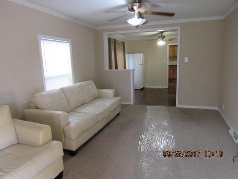407 Scribner St, Joliet, IL 60432 photo 3