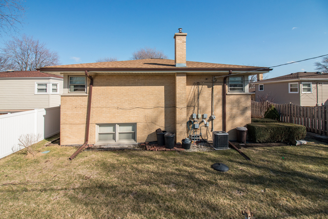 2048 Webster Ln, Des Plaines, IL 60018 photo 16