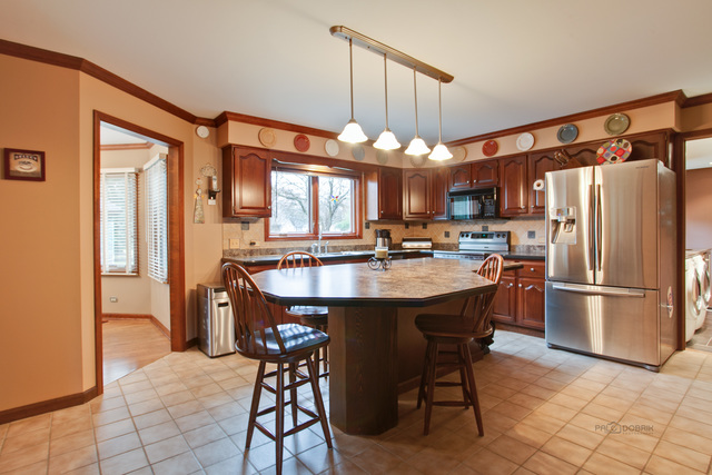 233 Perth Rd, Cary, IL 60013 photo 6