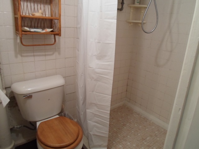 11365 S Champlain Ave, Chicago, IL 60628 photo 14