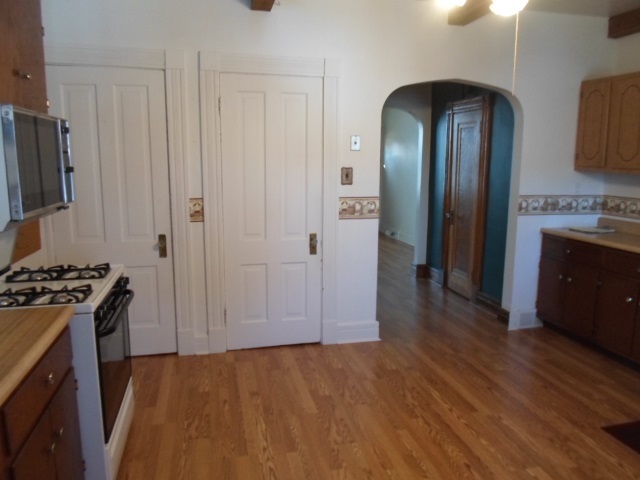 11365 S Champlain Ave, Chicago, IL 60628 photo 5