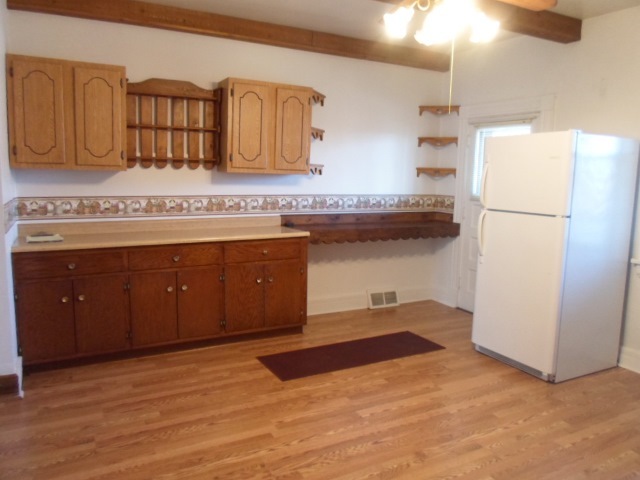11365 S Champlain Ave, Chicago, IL 60628 photo 4