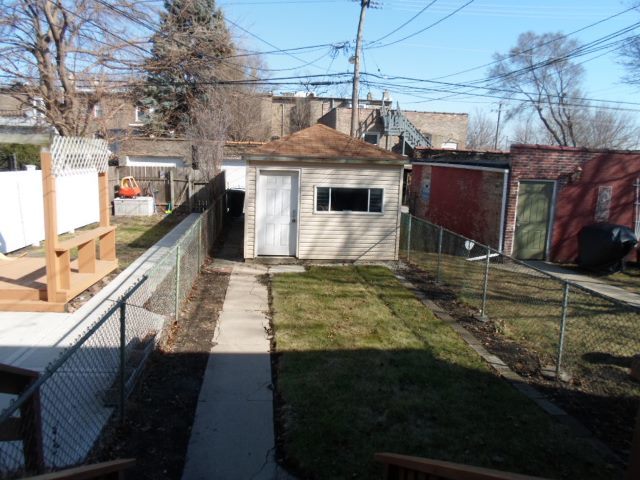 11365 S Champlain Ave, Chicago, IL 60628 photo 19