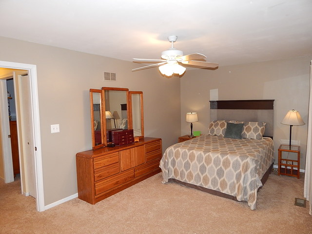 2131 Colorado Ave, Elgin, IL 60123 photo 10