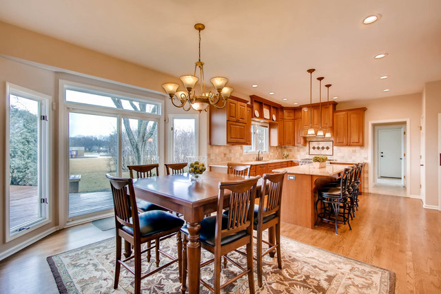 101 Hawkins Cir, Wheaton, IL 60189 photo 9