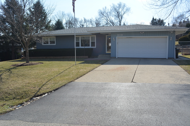 909 Oeffling Dr, Mchenry, IL 60051 photo 1