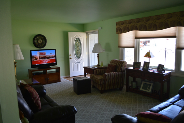 909 Oeffling Dr, Mchenry, IL 60051 photo 4