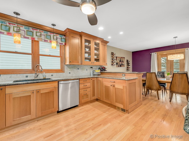 1891 Nottingham Ln, Wheaton, IL 60189 photo 8