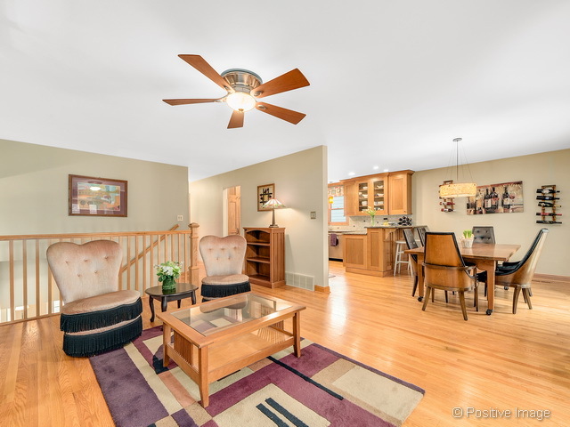 1891 Nottingham Ln, Wheaton, IL 60189 photo 6