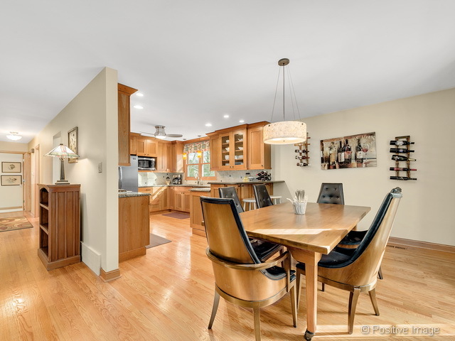 1891 Nottingham Ln, Wheaton, IL 60189 photo 11