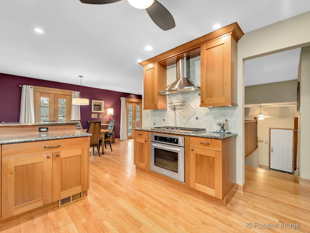 1891 Nottingham Ln, Wheaton, IL 60189 photo 9