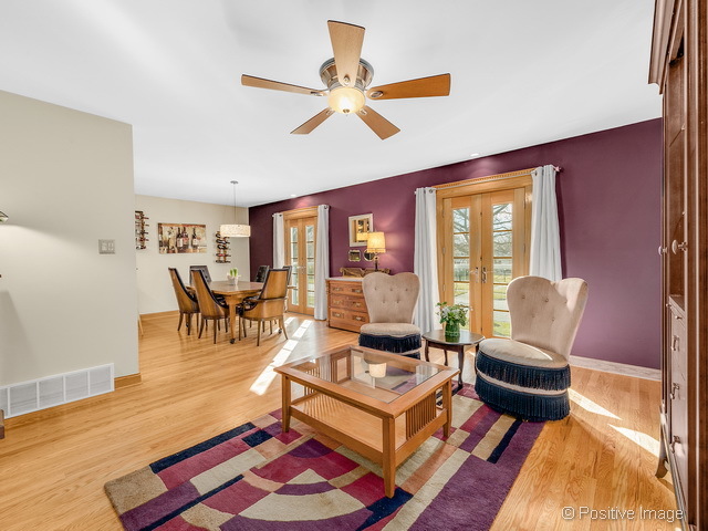 1891 Nottingham Ln, Wheaton, IL 60189 photo 5