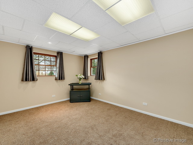 1891 Nottingham Ln, Wheaton, IL 60189 photo 16
