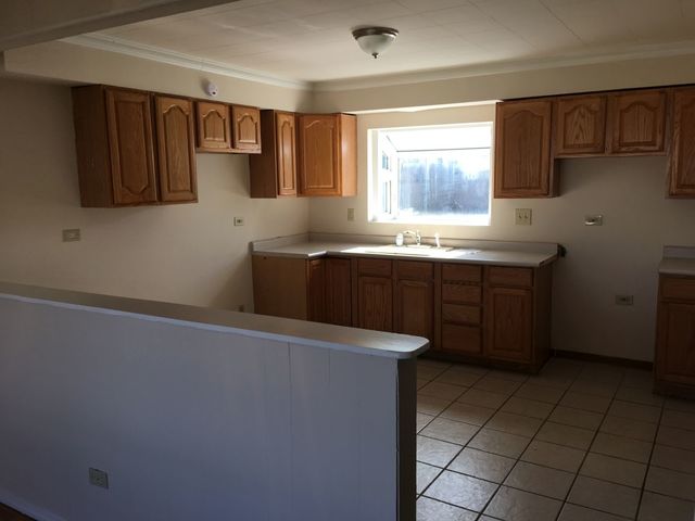 7713 W 79th Pl, Bridgeview, IL 60455 photo 5