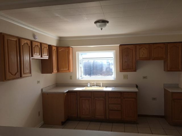 7713 W 79th Pl, Bridgeview, IL 60455 photo 4