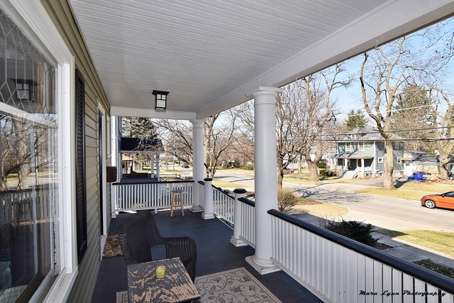 410 E Illinois St, Wheaton, IL 60187 photo 2