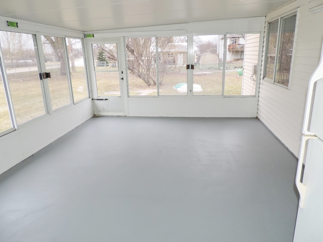 900 Island Ct, Bartlett, IL 60103 photo 7