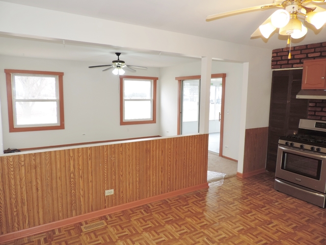 900 Island Ct, Bartlett, IL 60103 photo 4