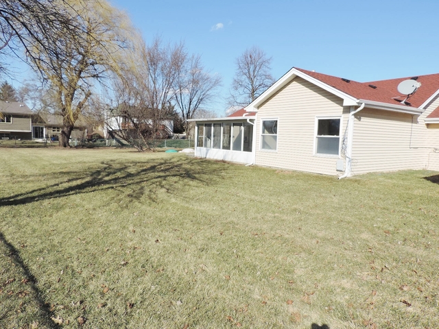 900 Island Ct, Bartlett, IL 60103 photo 16