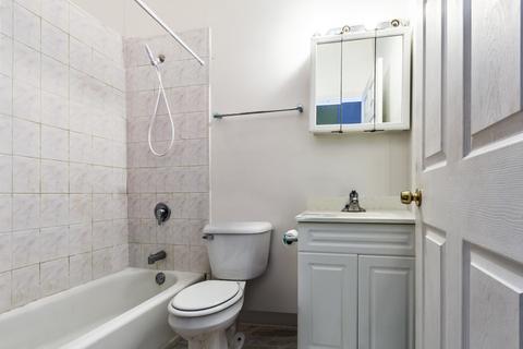 3119 S Benson St, Chicago, IL 60608 photo 5