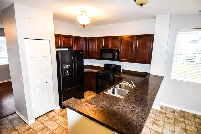 831 Daniel Dr, Minooka, IL 60447 photo 2