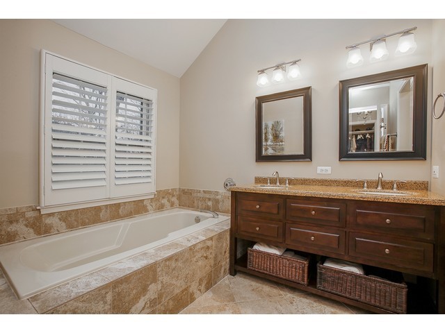 1380 Champion Forest Ct, Wheaton, IL 60187 photo 15