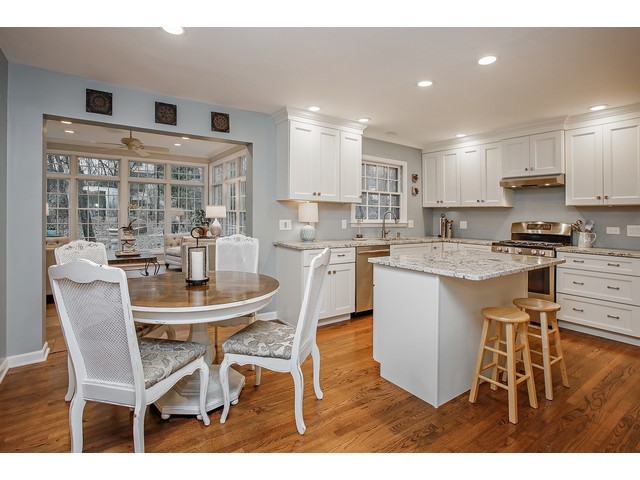 1380 Champion Forest Ct, Wheaton, IL 60187 photo 9