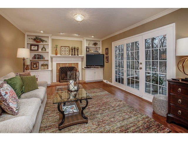 1380 Champion Forest Ct, Wheaton, IL 60187 photo 7