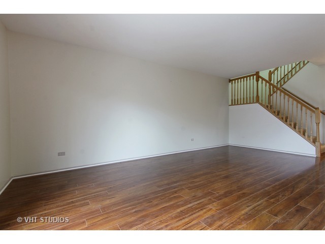 2519 Honeysuckle Ln, Rolling Meadows, IL 60008 photo 2