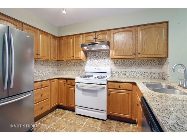 2519 Honeysuckle Ln, Rolling Meadows, IL 60008 photo 3