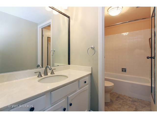 2519 Honeysuckle Ln, Rolling Meadows, IL 60008 photo 8